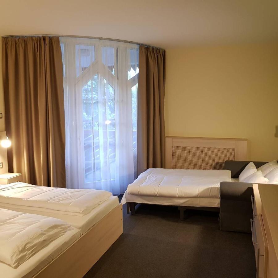 Grantek Ueduelohaz Hotell Balatonlelle Eksteriør bilde